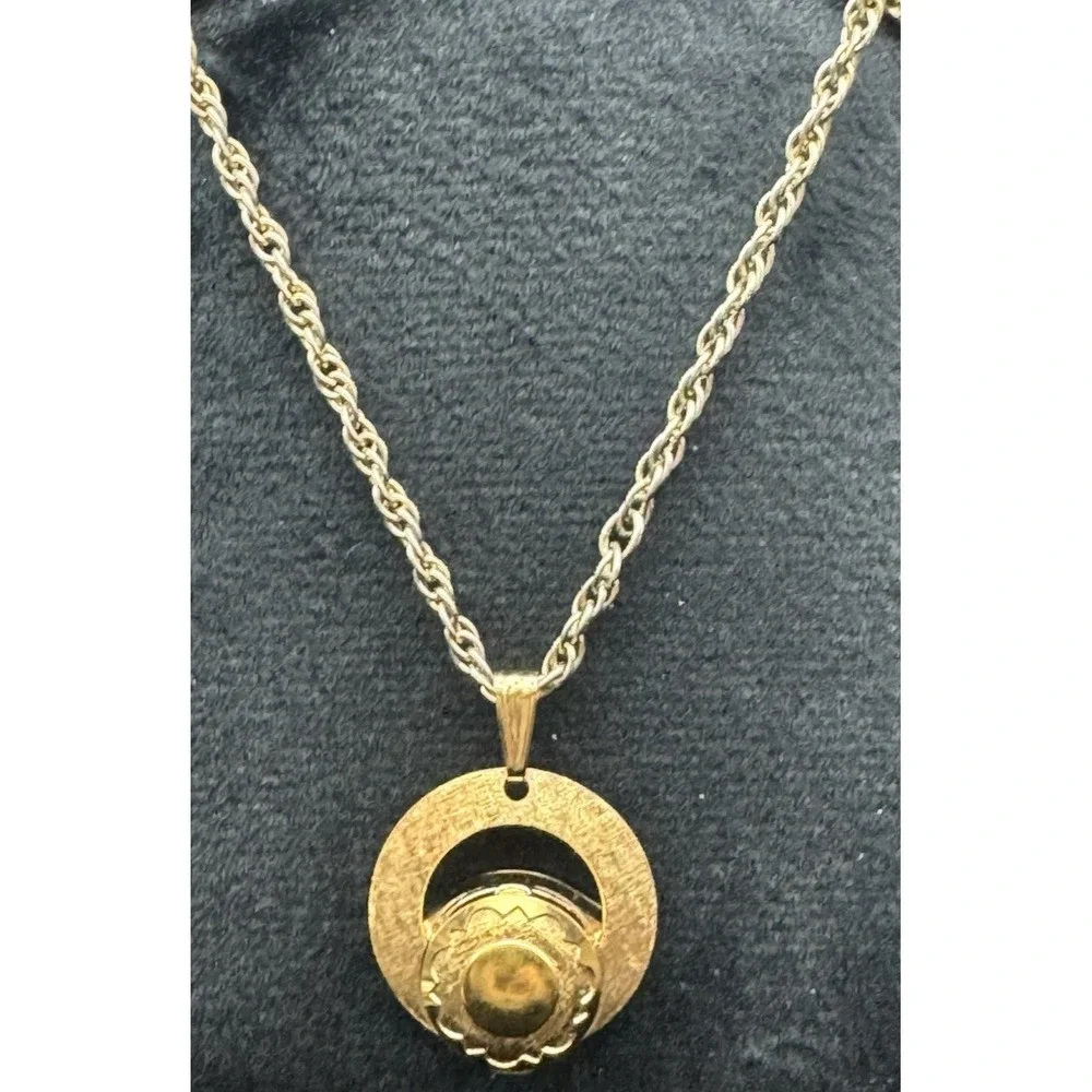 Vintage Welsbro‎ Swiss Pendant Watch Necklace Manual Wind Working Gold Tone